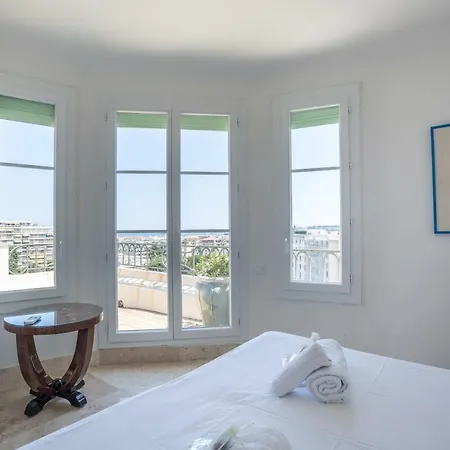 Art Deco With Breath Taking View From The 8th Floor Terrace By Weekome كان